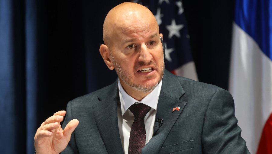 Judd dice que fue "sacado de contexto" por dichos sobre Estrecho de Magallanes: "En ningún momento condicioné la soberanía de Chile"