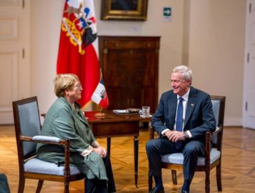 Kast afirma que eventual candidatura presidencial de Bachelet es "legítima", pero llama a "evaluar" sus políticas públicas