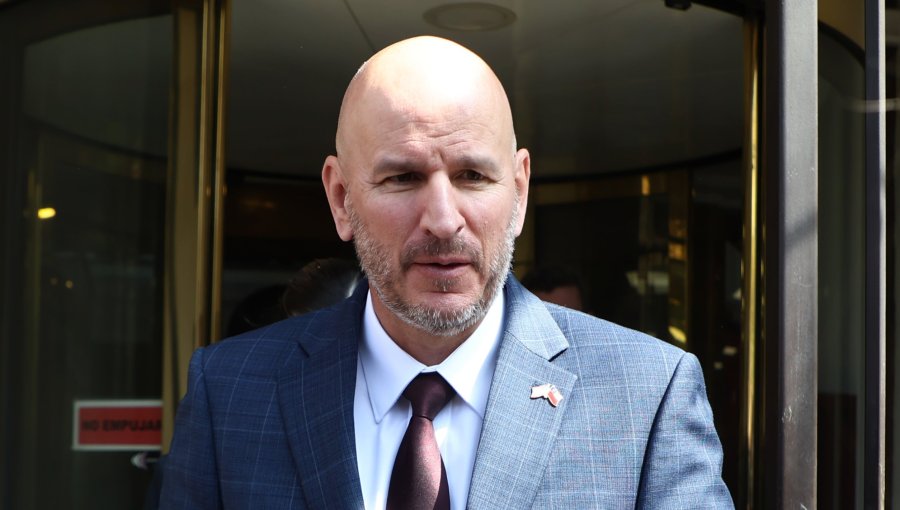 Bancada PC e Independientes exigen salida del embajador de EE.UU. ante reiteradas intervenciones sobre asuntos soberanos de Chile