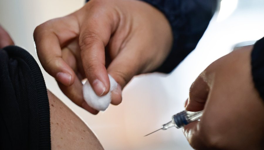 Habilitan vacunación contra influenza, tétanos y hepatitis A en zonas afectadas tras aluvión en Las Condes