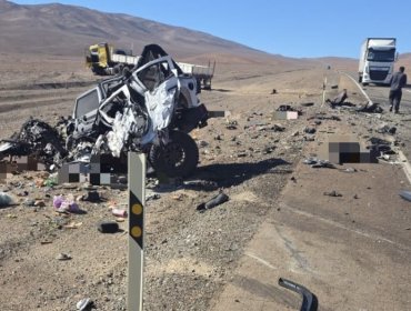 Cinco personas fallecieron en una colisión frontal entre un vehículo y un camión en Taltal