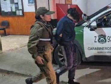 Detienen a banda juvenil tras violento robo de auto y choque en Ñuñoa: un herido se mantiene grave