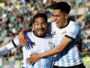Magallanes remonta ante Recoleta y acecha el liderato del Ascenso