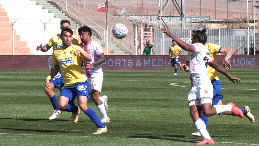 Cobresal logra agónico empate ante U. de Concepción en duelo clave por el descenso