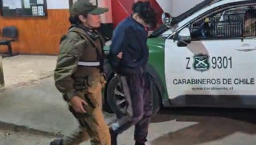 Detienen a banda juvenil tras violento robo de auto y choque en Ñuñoa: un herido se mantiene grave