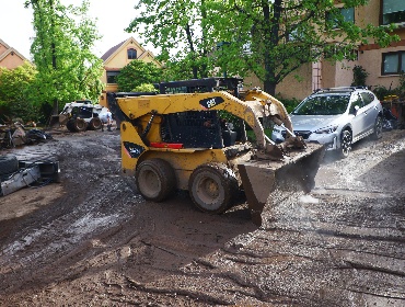 Las Condes retoma labores de limpieza tras aluvión con más de mil voluntarios