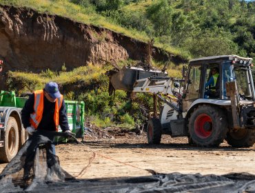 Municipalidad de Quilpué retira 60 toneladas de desechos desde microbasural en Belloto Norte