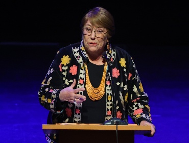 Encuesta Criteria: 43% rechaza tercera candidatura de Bachelet y aprobación de Kast cae a 27%