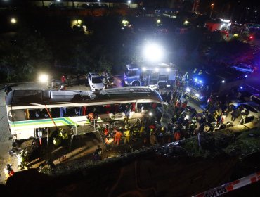 Amplían a 72 horas detención de chofer que desbarrancó bus en Valparaíso