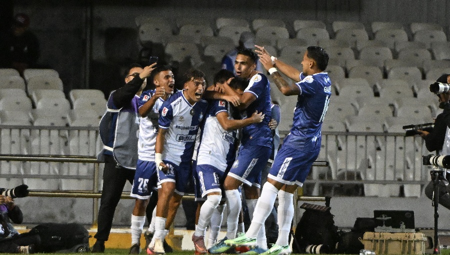 Antofagasta vence a San Marcos de Arica y sigue en la lucha por el ascenso directo