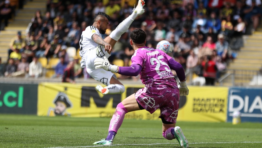 Coquimbo Unido golea 5-2 a Colo-Colo y da esperanza a sus escoltas
