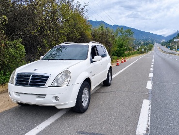 Detienen a conductor que circulaba a 184 km/h en vehículo del diputado Jorge Brito