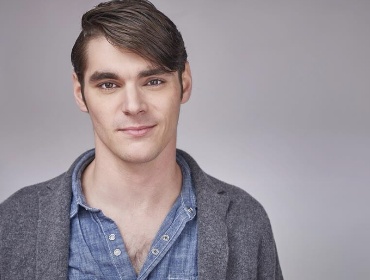Fallece RJ Mitte, actor que interpretó a Walter White Jr. en Breaking Bad