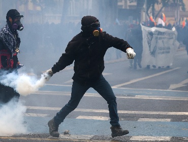 Carabineros reporta 17 detenidos tras marcha por autonomía de pueblos originarios