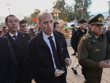 Ministro Arrau destaca aumento "histórico" de presupuesto para policías en 2027