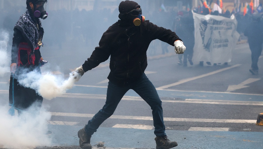 Carabineros reporta 17 detenidos tras marcha por autonomía de pueblos originarios