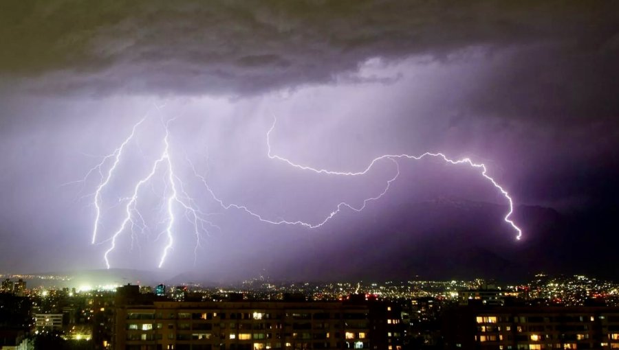 Tormentas eléctricas, granizos y riesgo de aluviones: alertan por condiciones meteorológicas en la región de Valparaíso