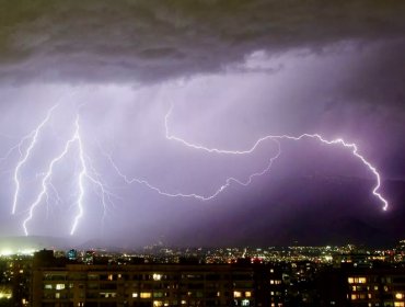 Tormentas eléctricas, granizos y riesgo de aluviones: alertan por condiciones meteorológicas en la región de Valparaíso