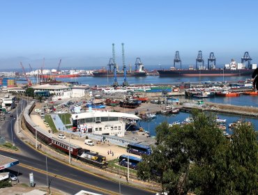 Advierten fuerte retraso portuario en Chile y apuntan a Valparaíso y San Antonio: "Todavía no hemos puesto ni una sola piedra"