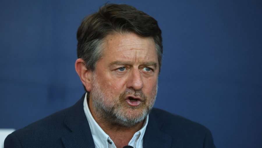 Orrego responde a alcaldesa de Las Condes tras críticas por ausencia luego del aluvión: "Más que polemizar, lo importante es ayudar"