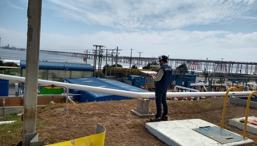 Superintendencia del Medio Ambiente formula cargos contra Copec por superar límites de descarga de residuos líquidos en Quintero