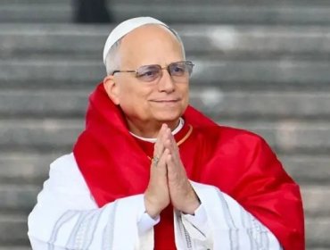 Quién queda a cargo del Vaticano y cómo funciona la Iglesia católica mientras el Papa León XIV se recupera de una cirugía pulmonar
