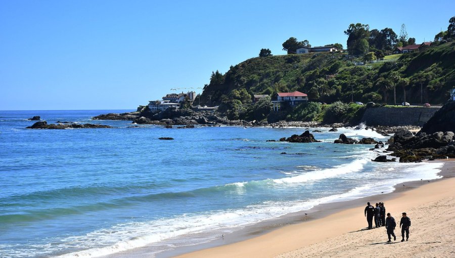 Despliegan a 72 personas y medios aéreos y submarinos en búsqueda de hombre desaparecido en playa de Viña del Mar