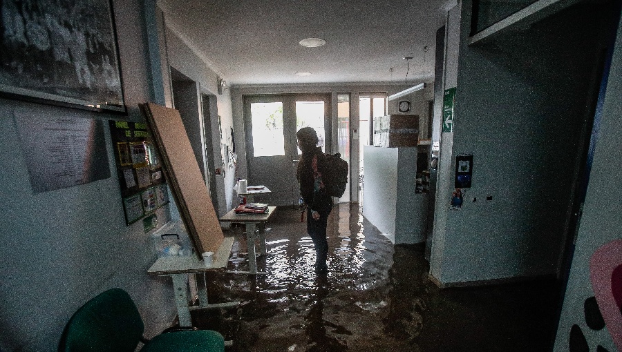 Providencia modifica atención de sus centros de salud tras la lluvia: revisa cuáles abrirán