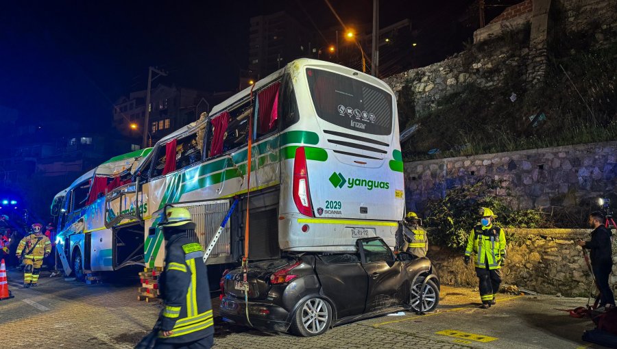 Fiscalía apunta a maniobra negligente tras fatal accidente de bus en Valparaíso: conductor quedó con arraigo y firma mensual