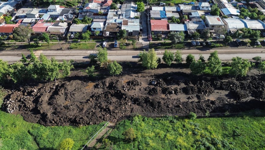 Las Condes habilita el Parque Anakena como centro de acopio de escombros y barro tras el aluvión