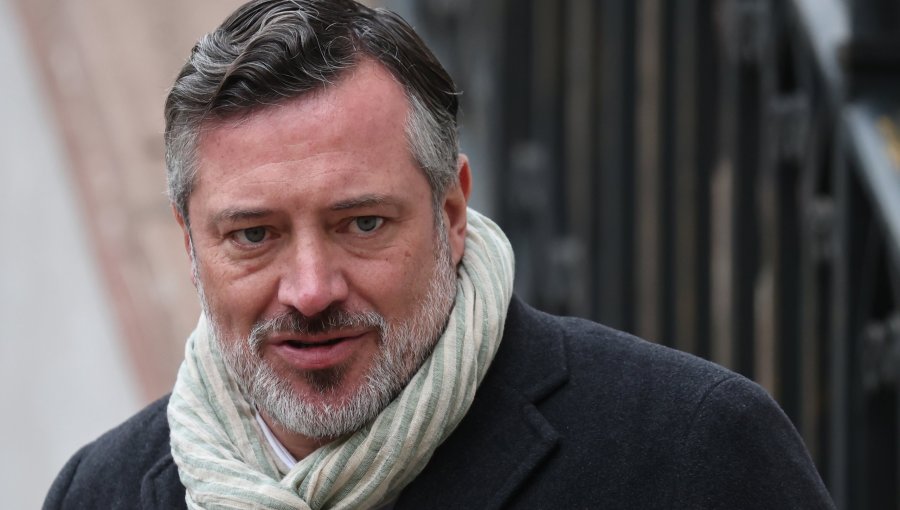Alcalde Sichel arremete contra Senapred tras tormenta en Ñuñoa: "Que deje de ser un servicio pequeño y de juguete"