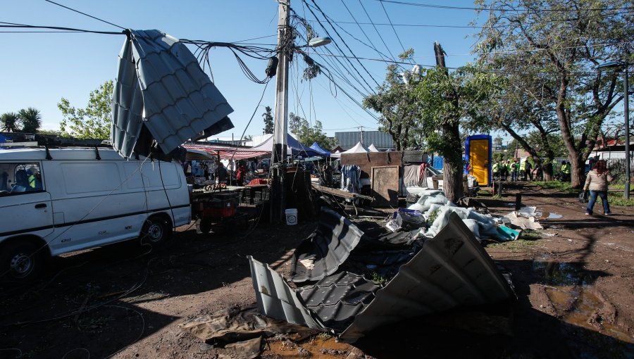 Reportan aumento de nuevos daños en viviendas y villas de Estación Central por el paso del temporal