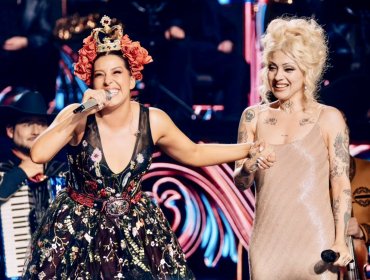 Mon Laferte sorprendió a fans de María José Quintanilla con especial dueto en Santiago