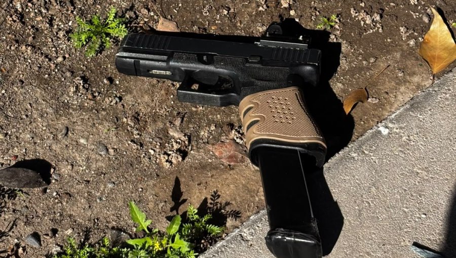 Carabineros detiene a dos adolescentes de 16 años por disparos al aire y fuegos artificiales en Maipú