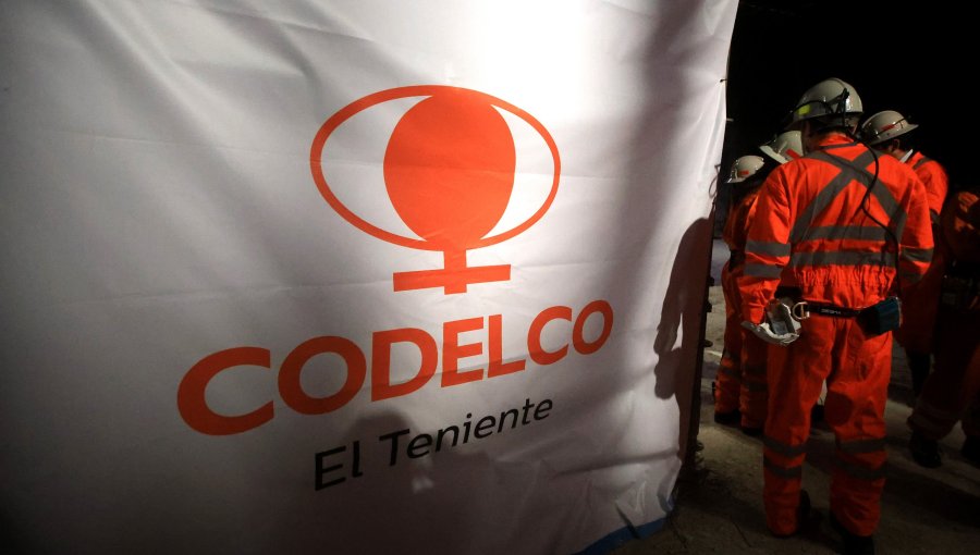 Denuncian préstamos impagos de Codelco a organizaciones sindicales por US$20 millones