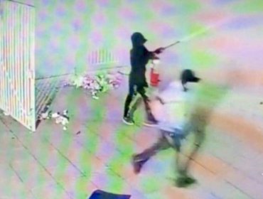 Alcalde de Puente Alto acusa abandono policial tras brutal ataque a Cesfam de Bajos de Mena: daños llegan a $30 millones
