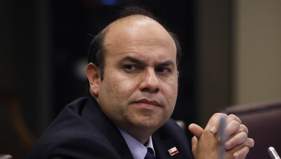 Pavez ante críticas de expresidentes Boric y Bachelet: "Los chilenos tienen preocupaciones mucho más urgentes"