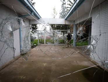 Gobierno califica de "completamente inaceptable" el ataque y vandalización de Cesfam en Puente Alto