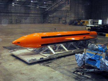 Trump evalúa utilizar la "madre de todas las bombas" contra Irán y advierte que la guerra terminará "muy pronto"