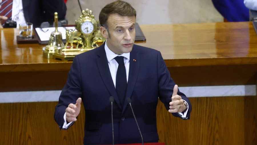 Macron llama a la "calma" ante las masivas manifestaciones programadas para este sábado en Francia