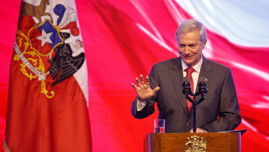¿Alguien miente en La Moneda? Sobrino de José Antonio Kast siguió ligado a constructora tras su llegada a la Presidencia de la República