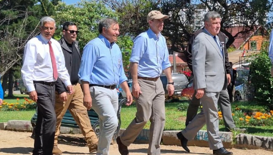 Ministro Arrau destaca liderazgo de Villa Alemana en Seguridad Pública durante ceremonia de inicio de instalación de nueve postes inteligentes en la comuna