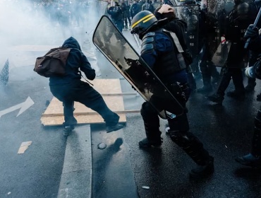 Protestas en Francia: se eleva a 2.000 la cifra de detenidos y sobre 500 los agentes heridos