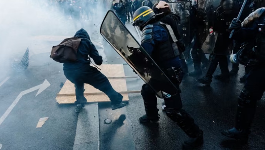 Protestas en Francia: se eleva a 2.000 la cifra de detenidos y sobre 500 los agentes heridos