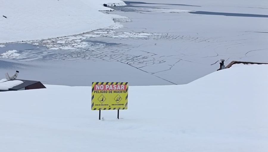 Nuevas avalanchas obligan a suspender búsqueda de montañista en Portillo
