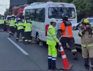 Tres vehículos protagonizaron una colisión en el sector Placilla en la ruta 68 en dirección a Santiago