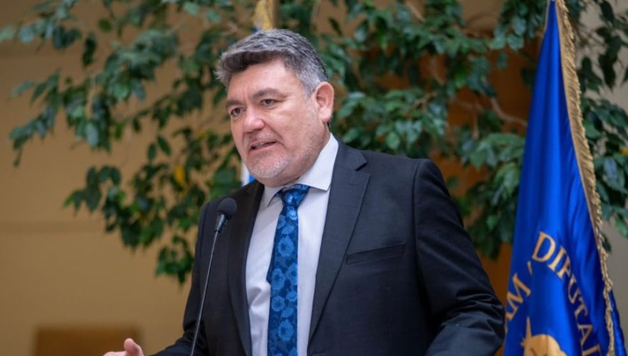 Diputado Venegas pide suspender las clases en la región de Valparaíso este martes debido a pronóstico de precipitaciones