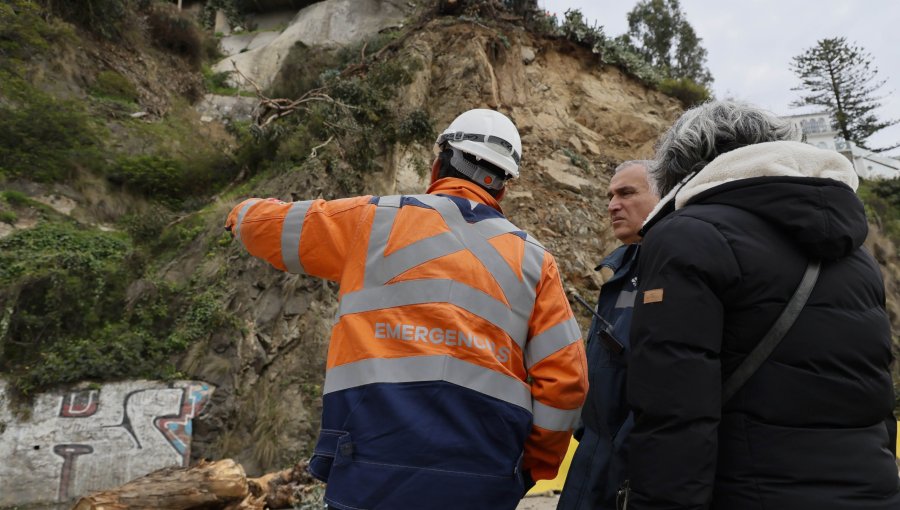 Pronóstico de lluvias intensas reabren alerta por desprendimientos en Valparaíso y zonas interiores: "No lo podemos descartar"