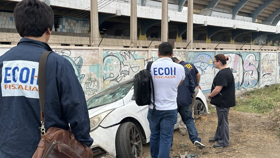 Investigan homicidio de joven de 19 años en playa Chinchorro de Arica: encontraron su cuerpo al interior de un automóvil