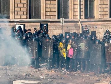 Macron rechaza la renuncia del ministro del Interior tras disturbios y exige un cambio "lo antes posible" en los operativos policiales